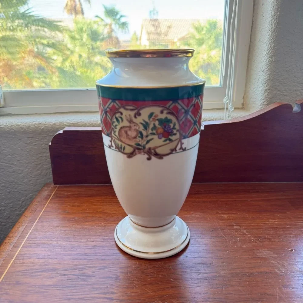 Vintage Noritake Royal Hunt White and Red Accent Vase